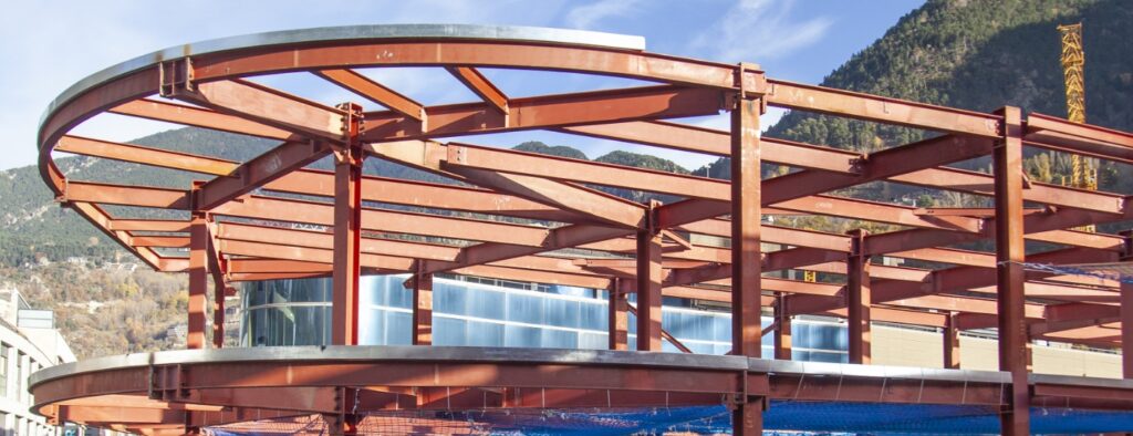 Rehabilitació estructural amb solucions metàl·liques eficients i duradores